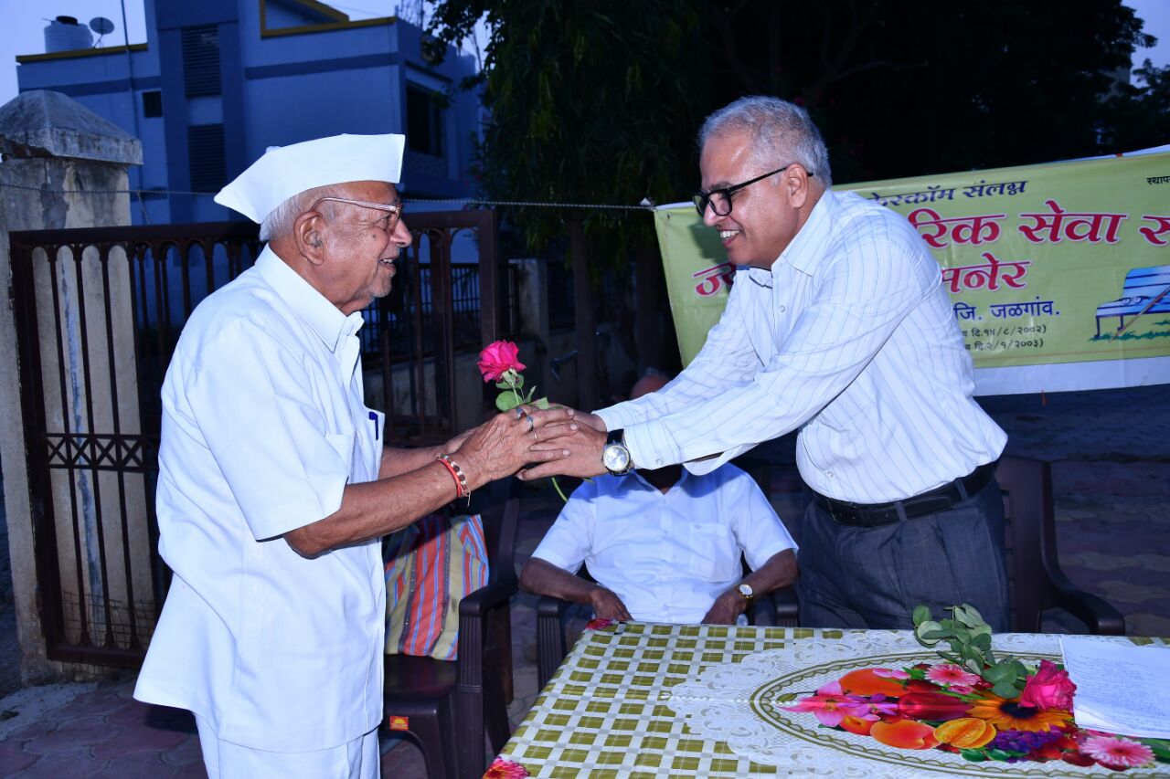 जेष्ठ नागरिकांना सकारात्मक आणि उत्तपादनशील बनविने